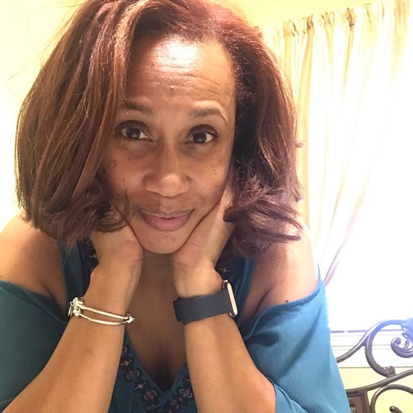 Meet your Posher, Monica - Picture 3 of 5